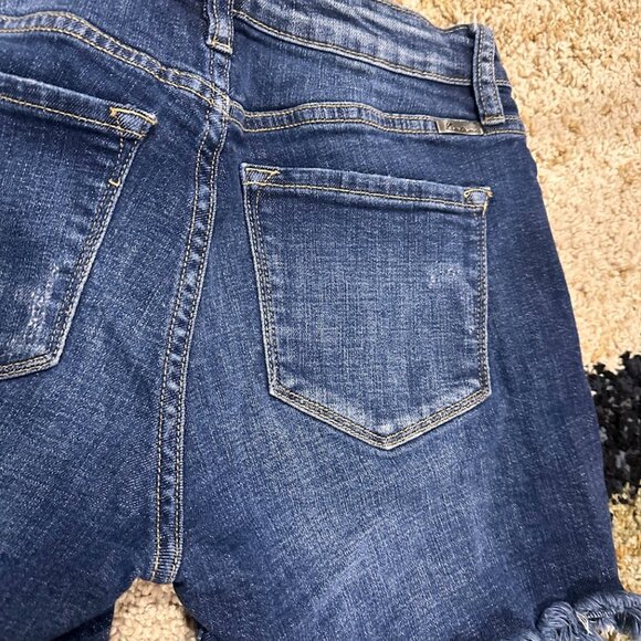 NWOT KanCan Blue Jean Shorts MEDIUM Flayed hem line Distressed - Picture 5 of 15